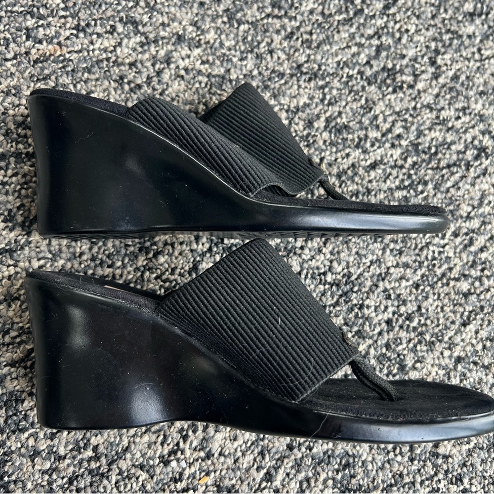 San Miguel Black Wedge Heels - Picture 7 of 7